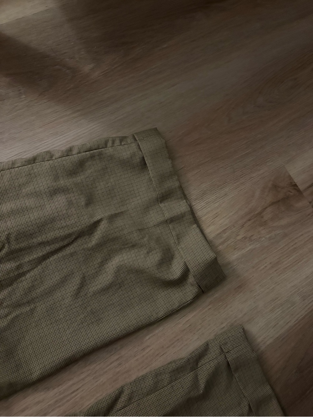 Van Heusen pleated dress pants - Picture 2 of 4
